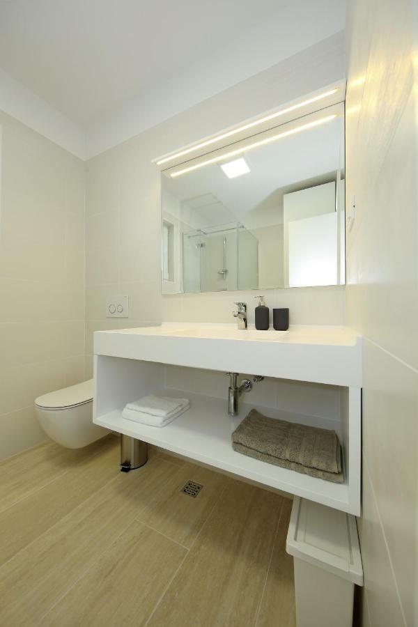 Valadar Apartments Privlaka  Luaran gambar