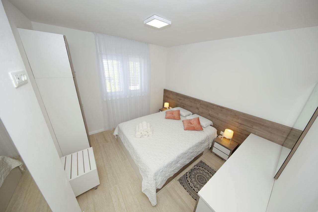 Valadar Apartments Privlaka  Luaran gambar