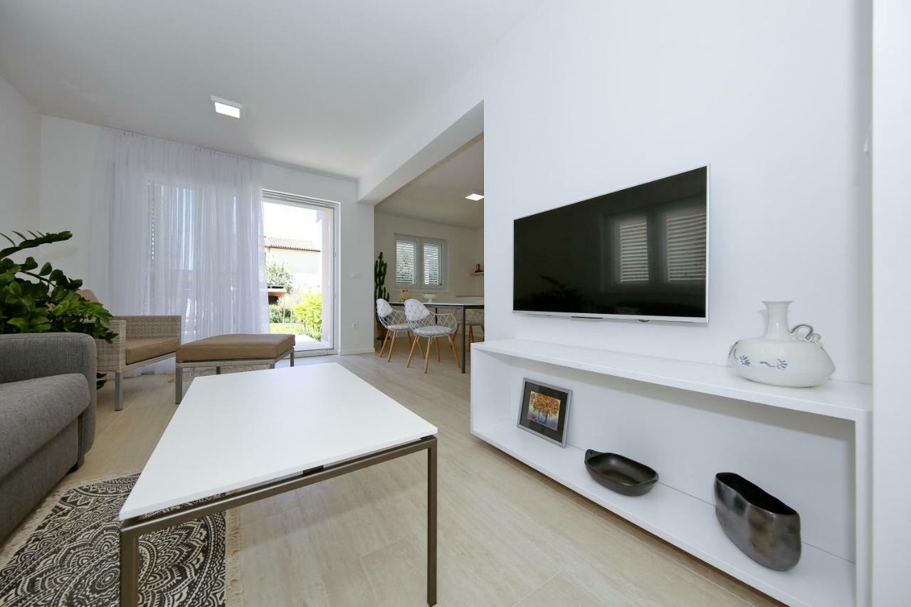 Valadar Apartments Privlaka  Luaran gambar