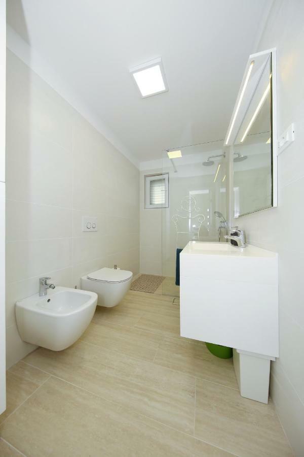 Valadar Apartments Privlaka  Luaran gambar