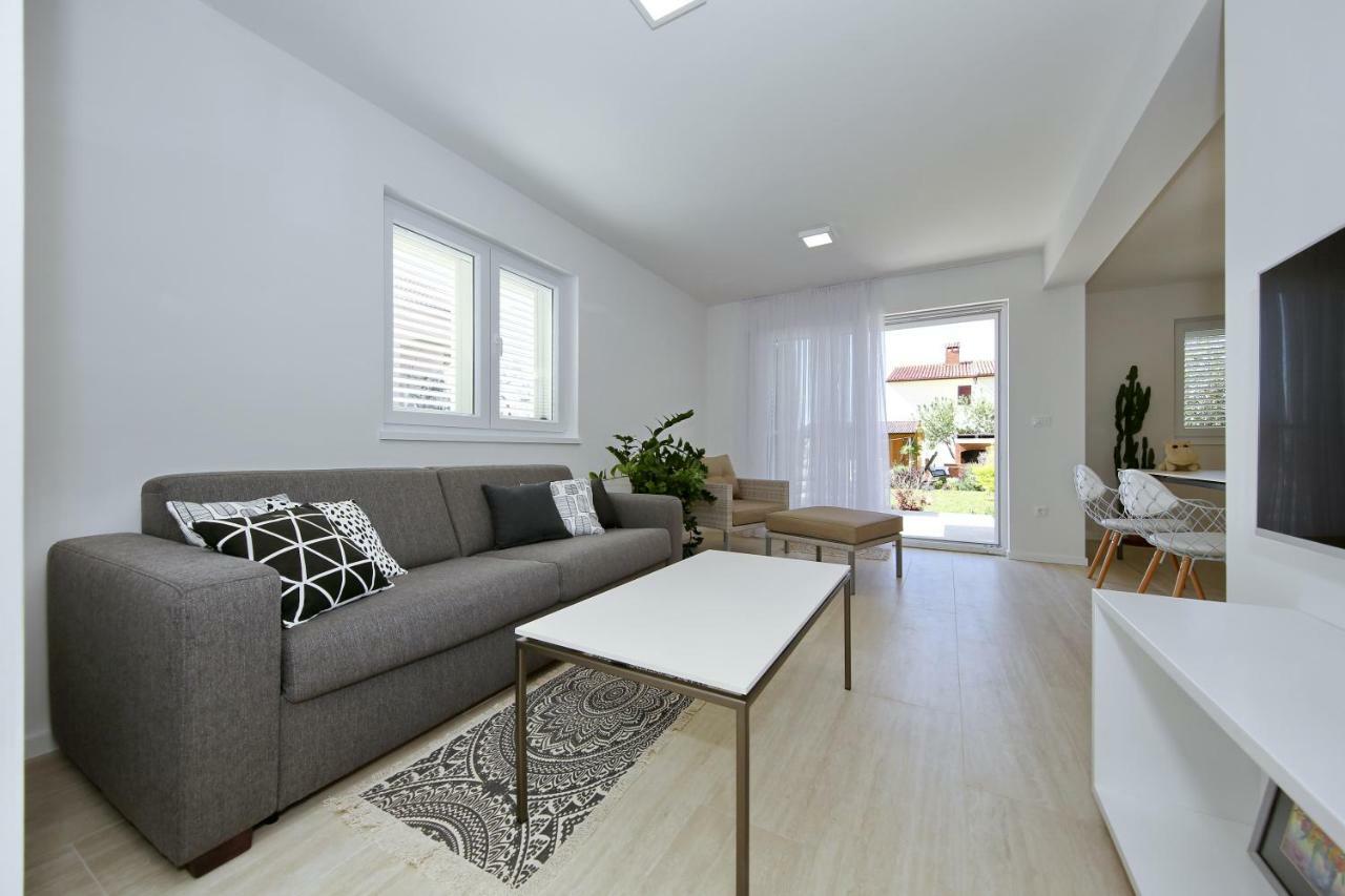Valadar Apartments Privlaka  Luaran gambar