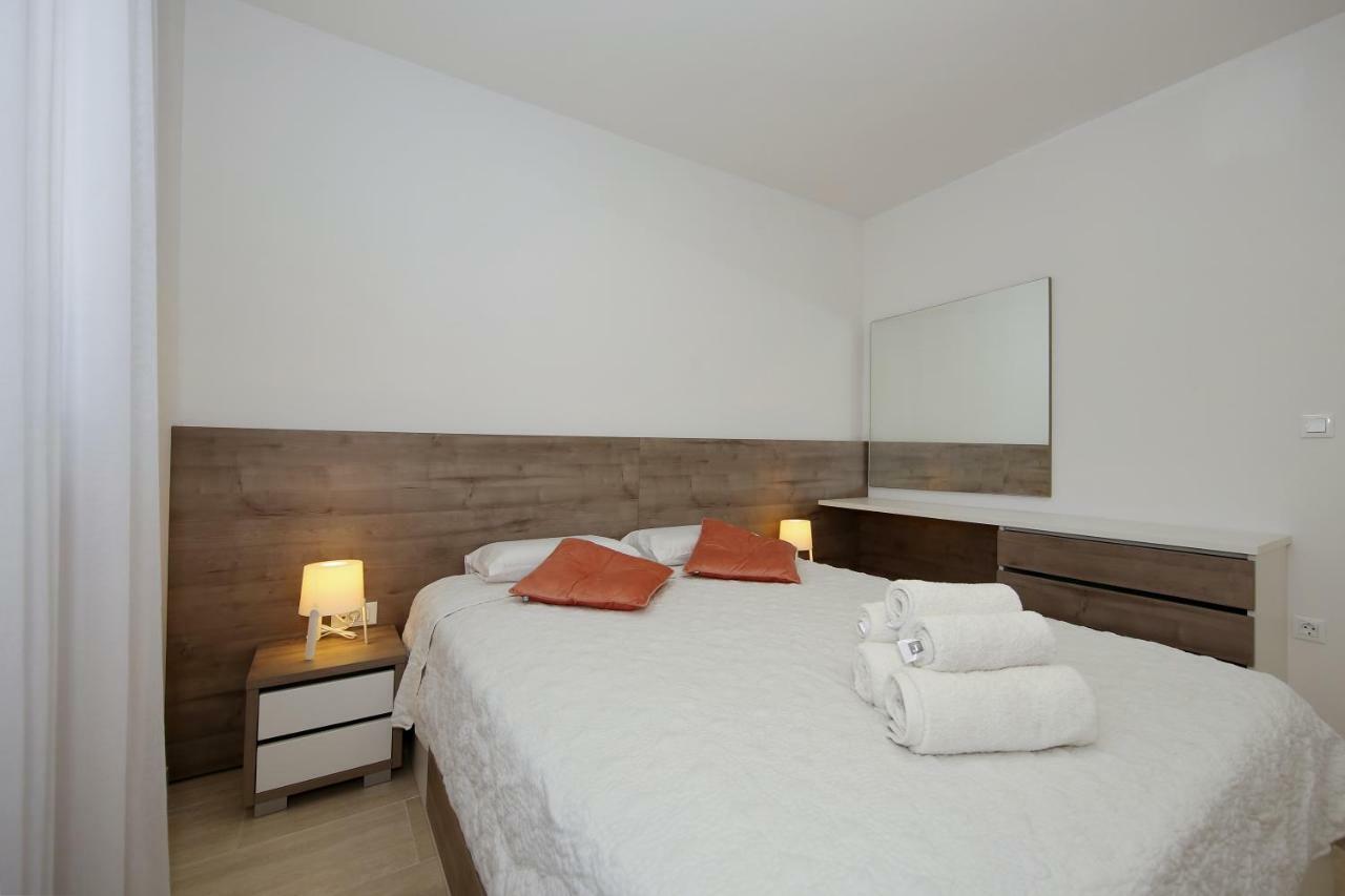 Valadar Apartments Privlaka  Luaran gambar
