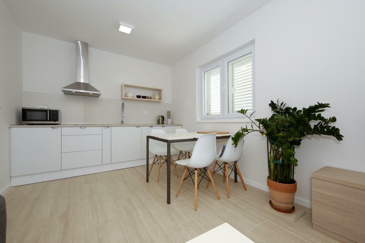 Valadar Apartments Privlaka  Luaran gambar